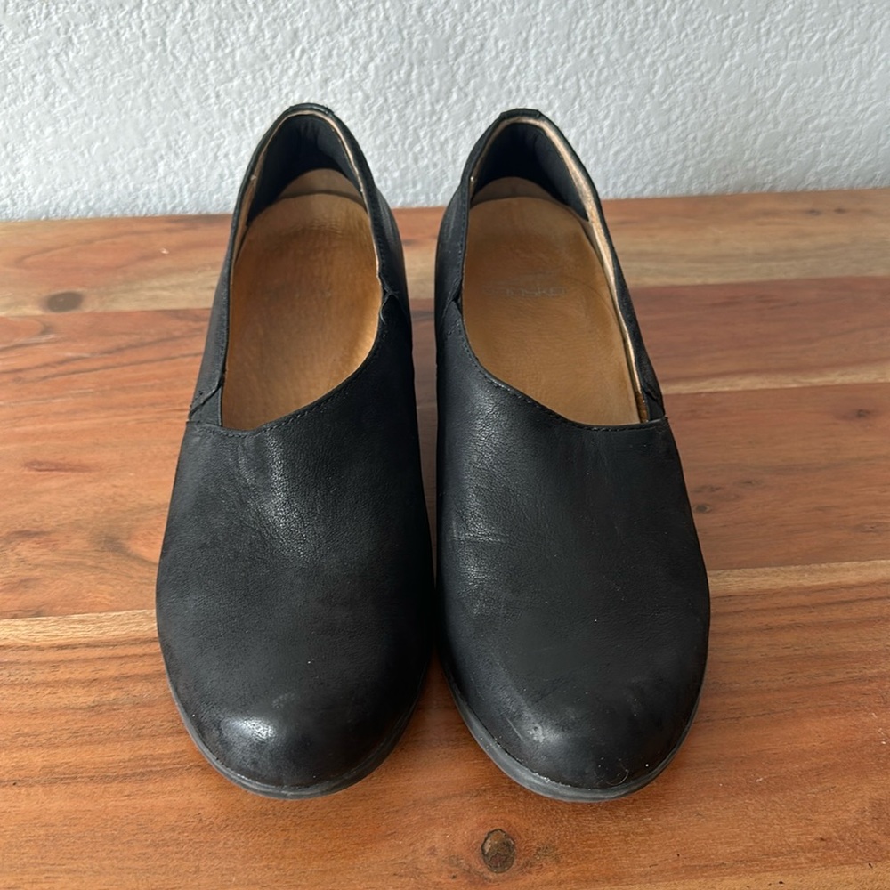 Dansko Camdyn leather slides gently used condition